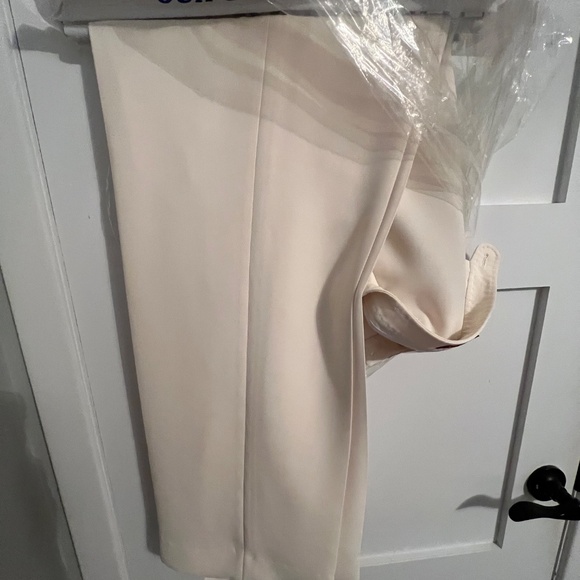 Burberry cream colour suit - Picture 3 of 6